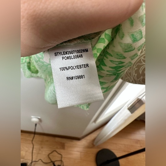 Sunny Leigh Green Abstract Print Crinkle Tunic Top Size 1X Button Front - Picture 9 of 13